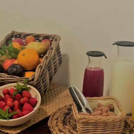 Mandorla Amara Bed & Breakfast