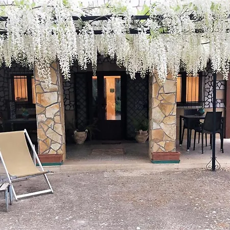 Mandorla Amara Bed & Breakfast 3*