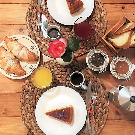 Mandorla Amara Bed & Breakfast